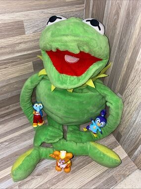 Jim Henson muppet’s Kermit the frog hand puppet and mini figures